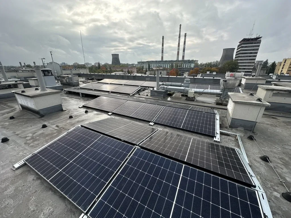 Instalacja fotowoltaiczna 15 kWp na płaskim dachu, Łódź
